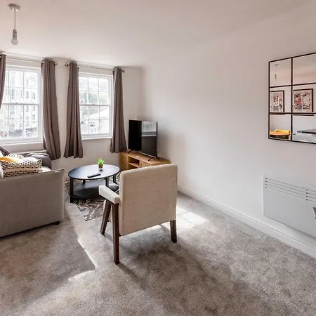 Harbour-side 1 Bed With Sea Views