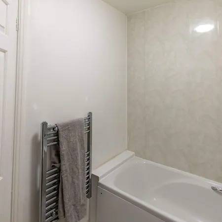 דירה Harbour-side 1 Bed With Sea Views ווייט הייבן